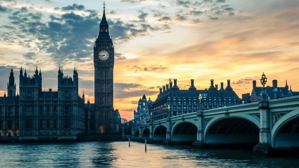 3 Day London Stonehenge and Bath Tour with Hotel and Tickets