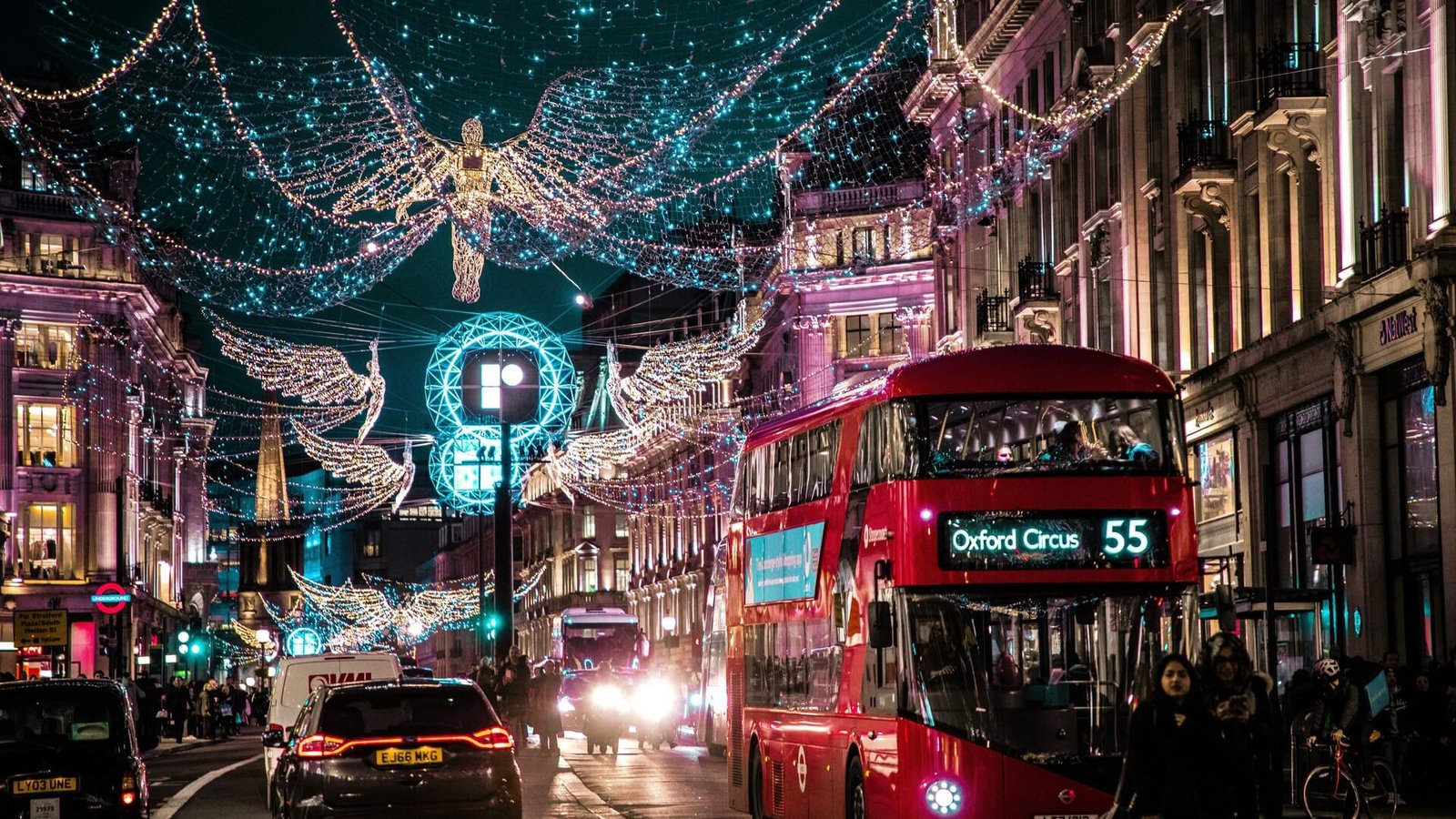 3-Day Edinburgh from London by Train: Edinburgh Castle & Hop-On Hop-Off Bus Tour