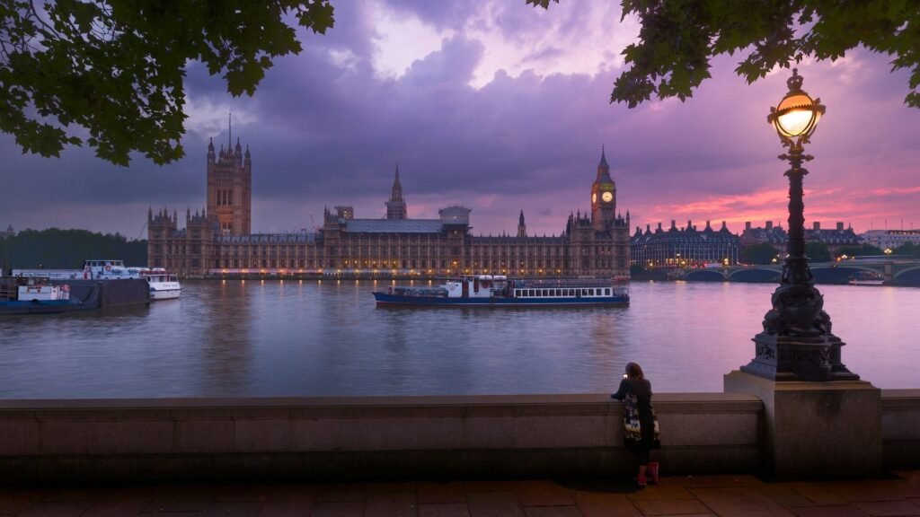 3 Day London Stonehenge and Bath Tour with Hotel and Tickets